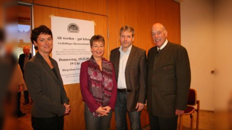 „Super gelaufen!“ Die IGG-Organisatoren wollten einen kleinen Denkanstoß geben und freuten sich über die rund 40 Leute, die mit ihnen diskutieren wollten. V.l. Agnes Duringer, Martina Schmitt, Mathias Pollok und Nikolaus von Welck. (Foto: US)