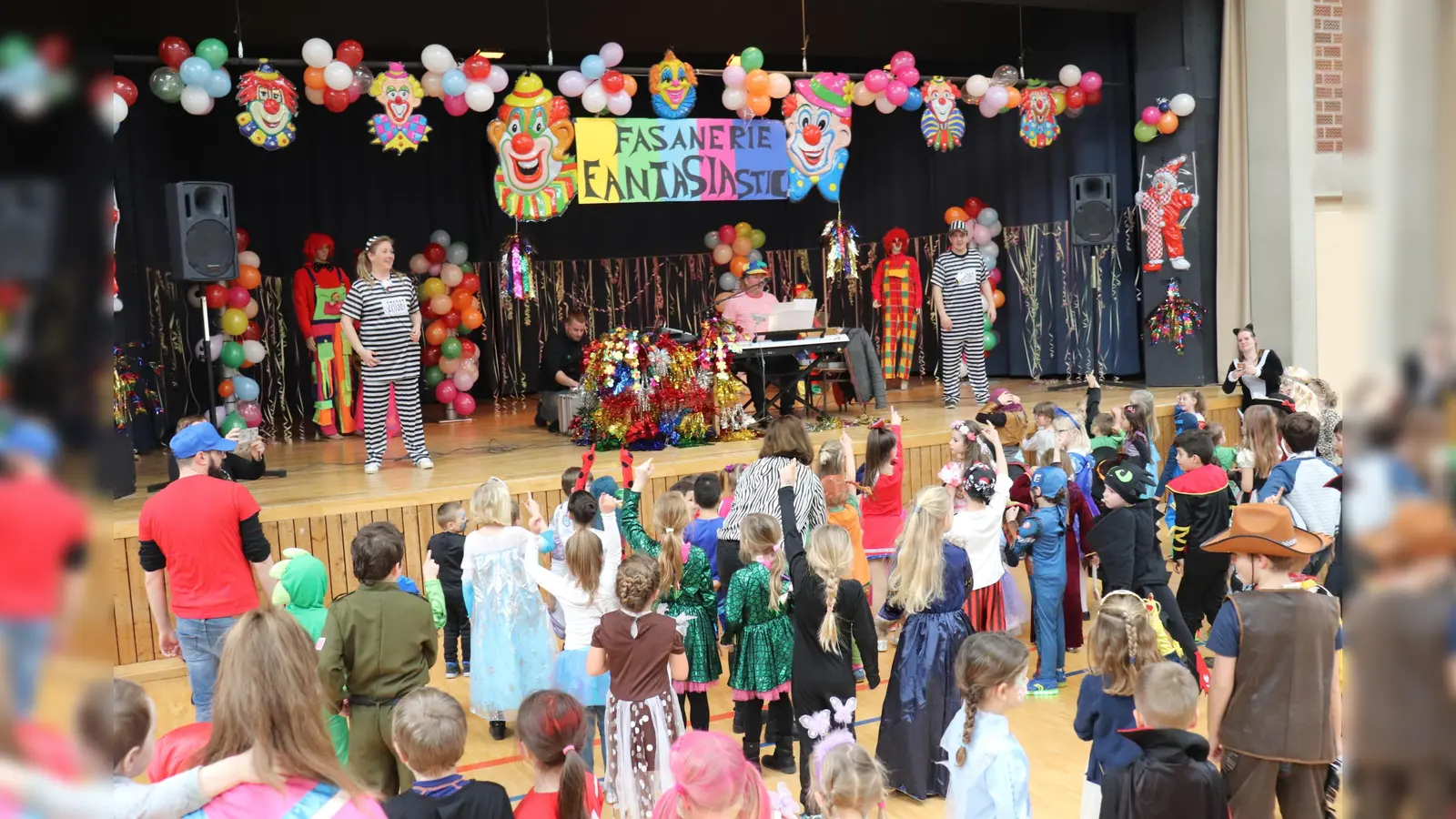 Endlich wieder ausgelassen Fasching feiern, das wünschen sich die Kinder! Der FC Fasanerie-Nord bietet dazu die beste Gelegenheit in der Mehrzweckhalle Feldmoching.  (Foto: VA)