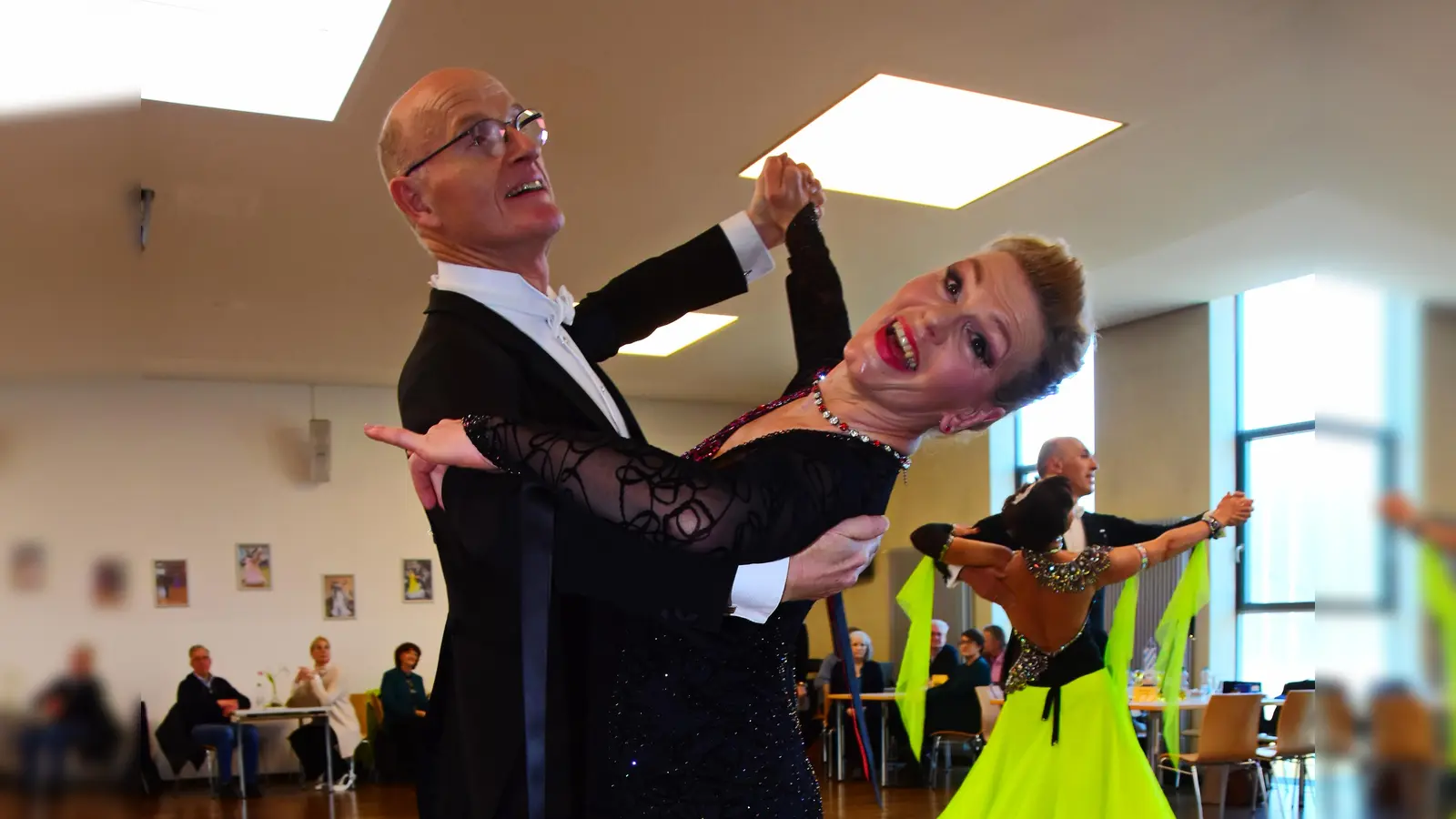 Sicherten sich mit fünf gewonnenen Tänzen den 1. Platz: Monika und Michael Marschall. (Foto: Butenschön)