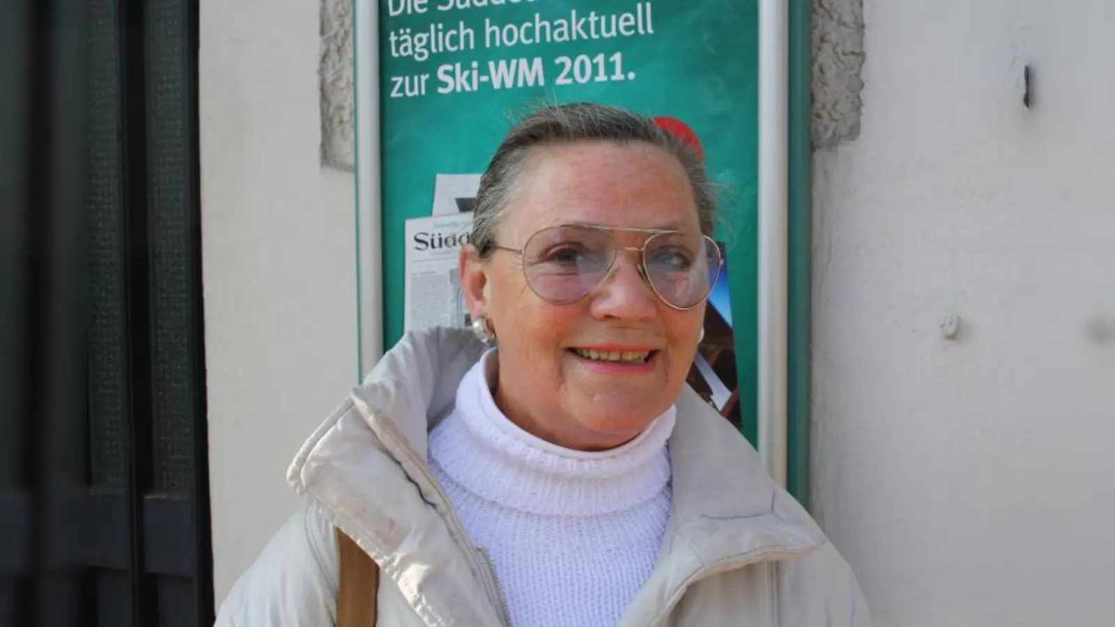 Renate von Hagemeister, Laim: „Ich bin zwar seit 14 Jahren Witwe, aber ganz vorbei geht der Valentinstag nicht an mir: Ich beschenke meine Nachbarin mit schönen Valentins-Teelichten, so bereite ich auch etwas Freude.” (Foto: Fotos/Interviews: RC)