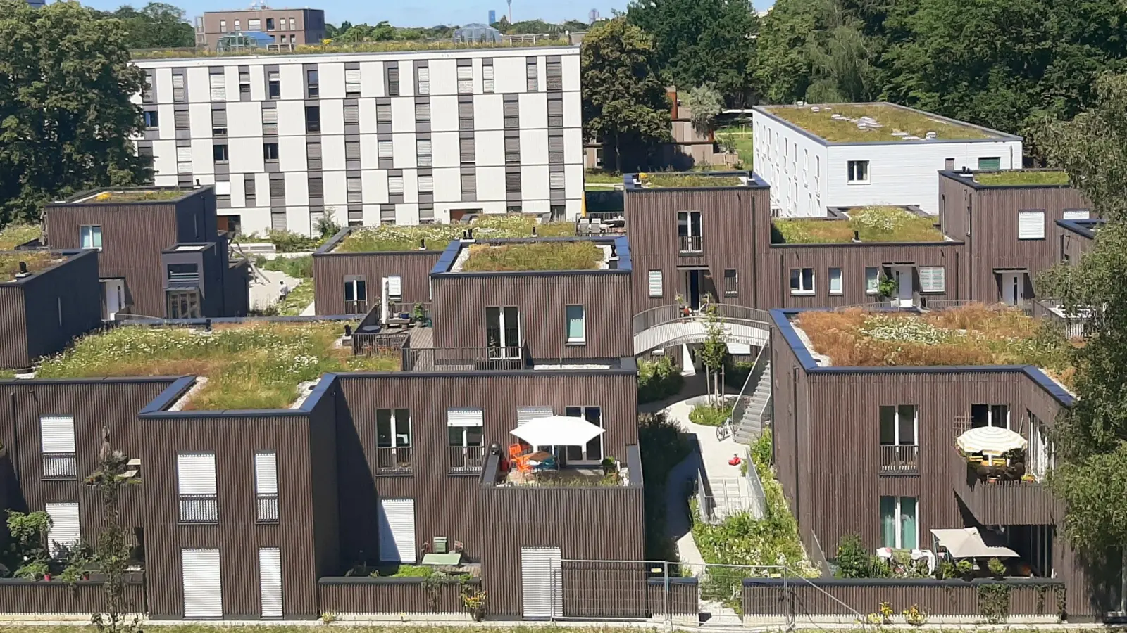 Im Wohnquartier Prinz-Eugen-Park, inklusive der ökologischen Mustersiedlung in Holz-Hybrid-Bauweise, setzt man auf Nachhaltigkeit - auch bei der Mobilität. (Foto: Claus Fincke)