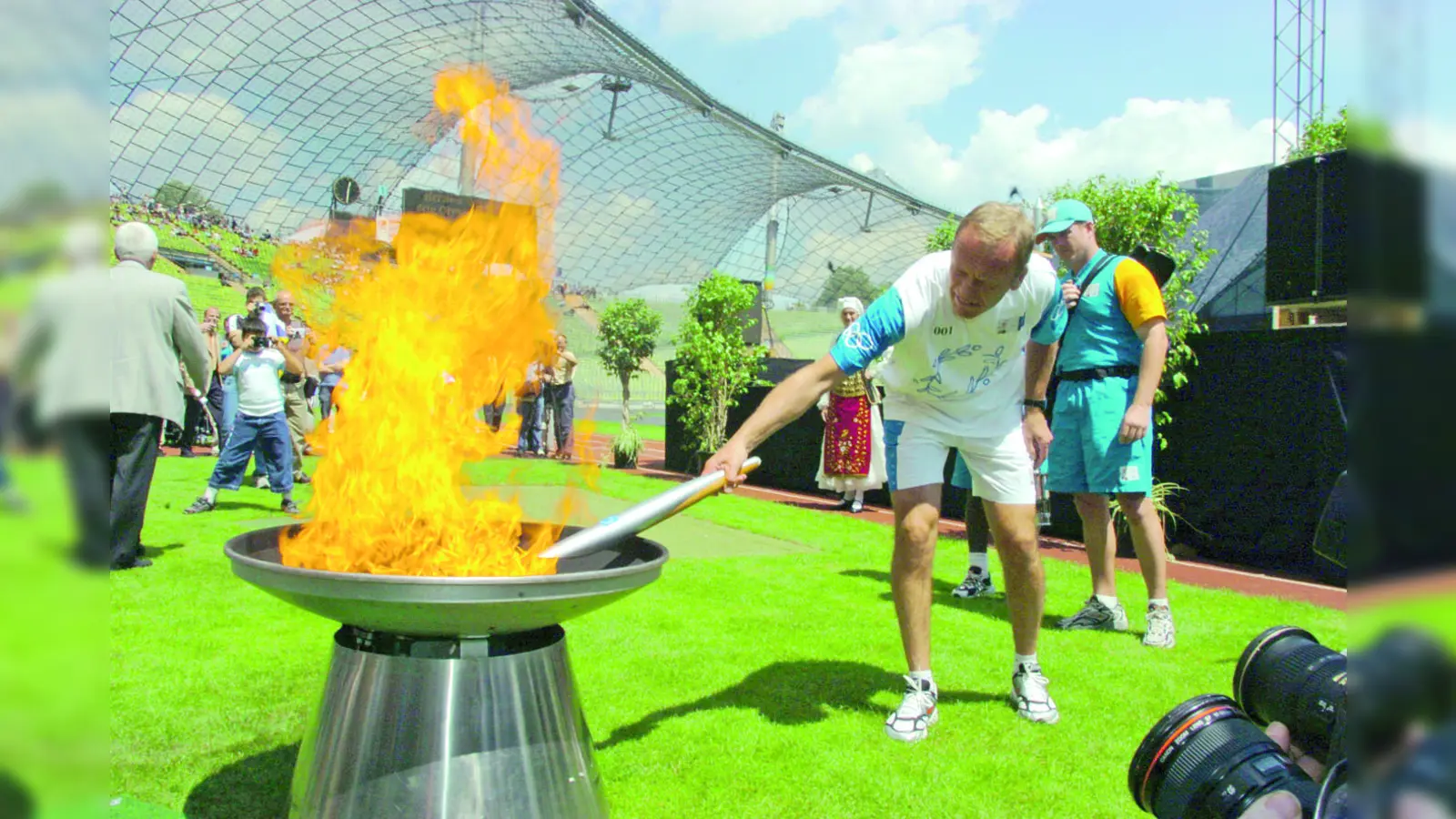 Er hatte riesige Angst, zu stolpern: 1972 trug Günther Zahn als Schlussläufer die Fackel ins Olympiastadion und entzündete das olympische Feuer.  (Foto: Mühlberger)