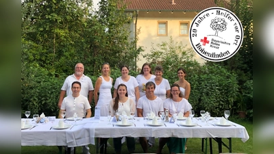 Vor nun 20 Jahren wurde vom Helfer-vor-Ort-Team Hohenlinden der erste Einsatz gefahren. Heuer wurde Jubiläum gefeiert.  (Foto: BRK Ebersberg)