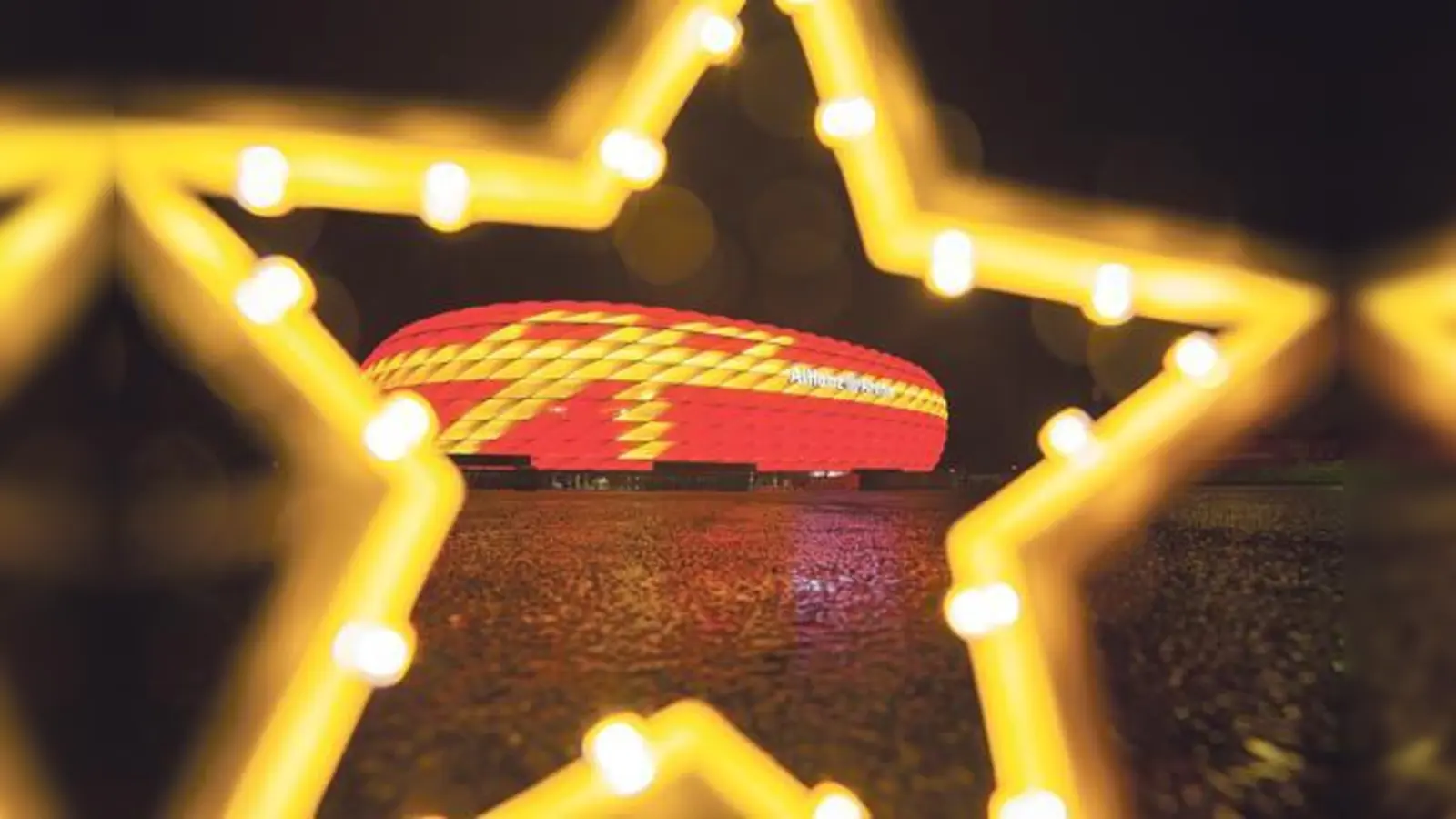  Schleifchen drum und fertig! Die Allianz Arena als Weihnachtsgeschenk.	 (Foto: FCB Erlebniswelt)