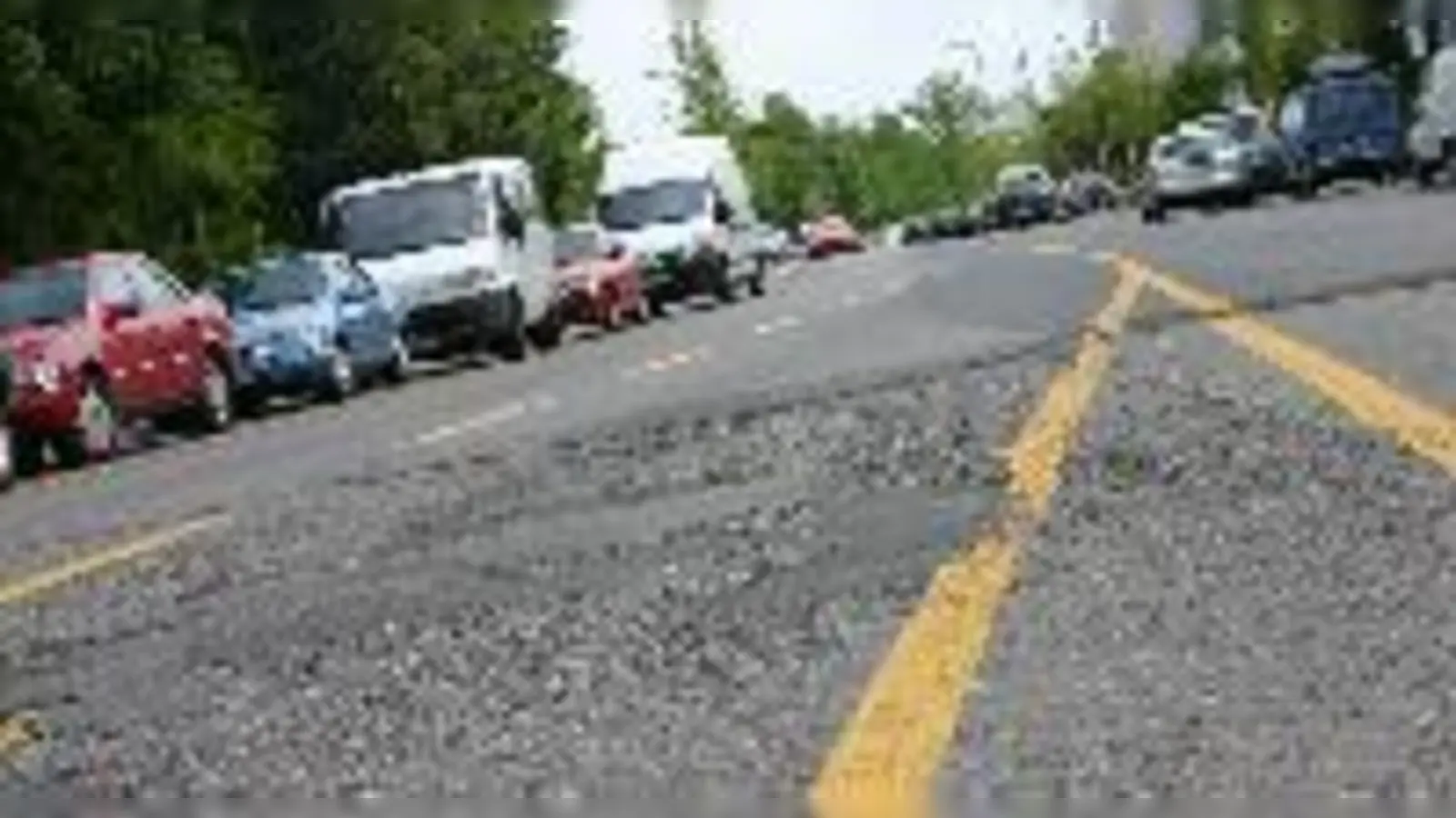 Die direkten Anwohner wurden über den unfreiwilligen Stopp der Straßensanierung informiert, der Rest wundert sich: die Fahrt über die nördliche Freischützstraße gerät immer noch zur Holperpartie. 	 (Foto: pa)