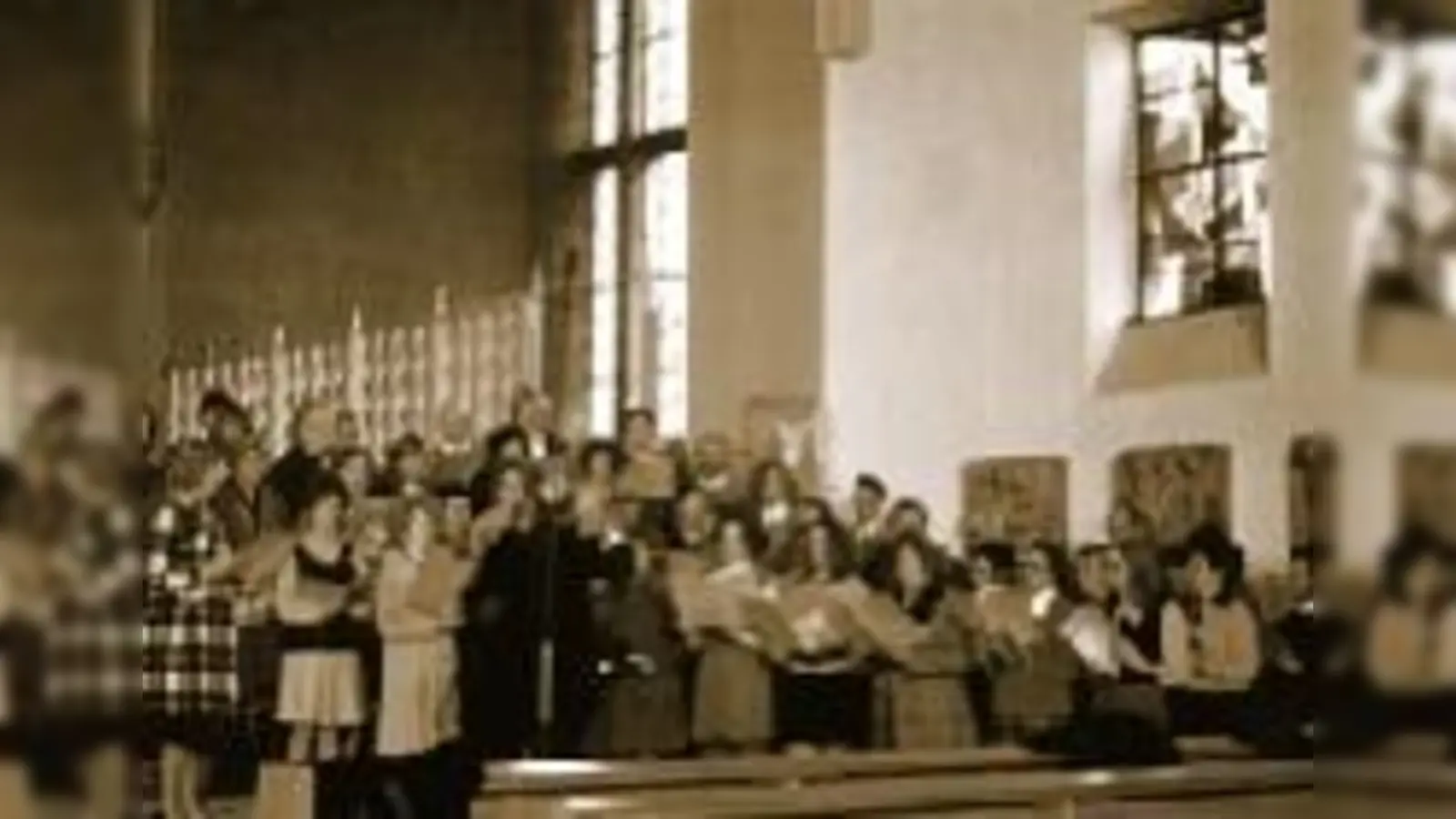 Der Kirchenchor 1973 bei der Probe für einen Fernsehgottestdienst.  (Foto: Buch)