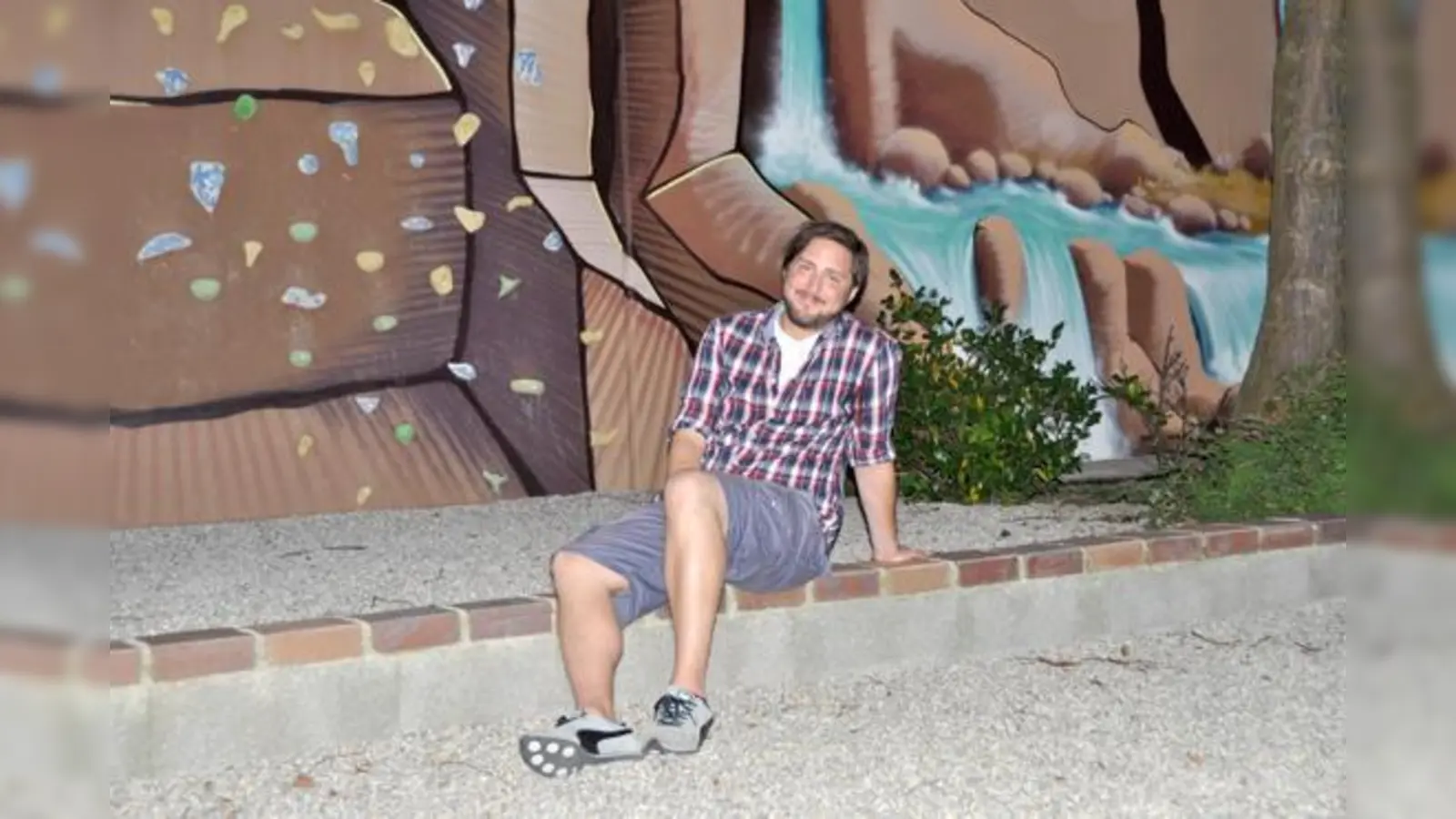 Für den neuen Zornedinger Jugendpfleger Florian Hoffmann ist seine Tätigkeit eine anspruchsvolle Aufgabe mit hoher Eigenverantwortung.	 (Foto: Sybille Föll)