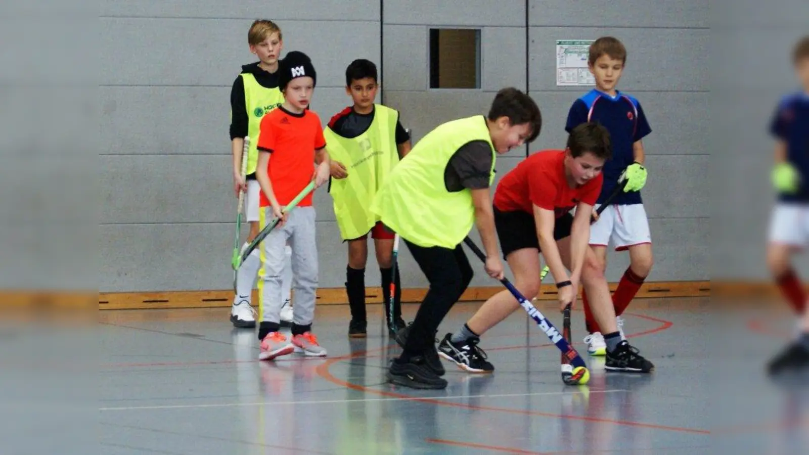 Beim Probetrainin am Freitag. 22. März, können Interessierte selbst zum Schläger greifen und den Hockey-Sport kennenlernen. (Foto: Gabriele David)