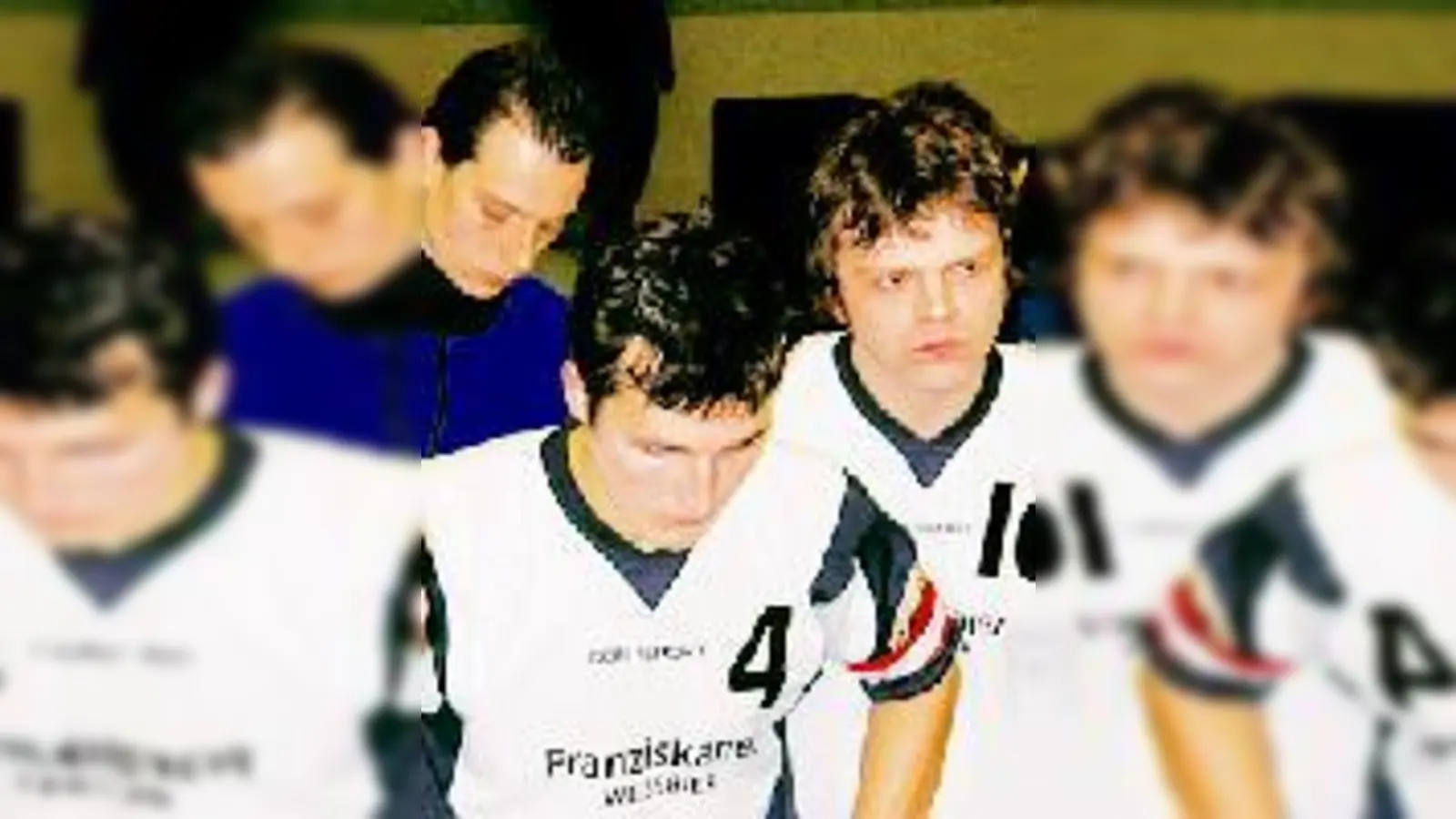 Ernste Gesichter bei den Handballern des TSV Trudering im Spiel gegen Waldbüttelbrunn.	 (Foto: Verein)