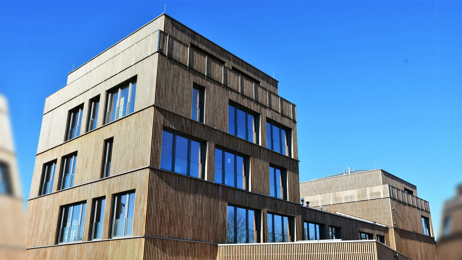 Feierlich eröffnet wird am Freitag das neue soziale Mehrzweckgebäude. (Foto: Stadt Garching)