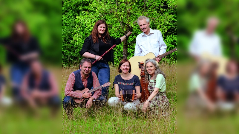 Dulcimore musiziert gemeinsam mit dem Chor „a capella!” in Zorneding. (Foto: Dulcimore)
