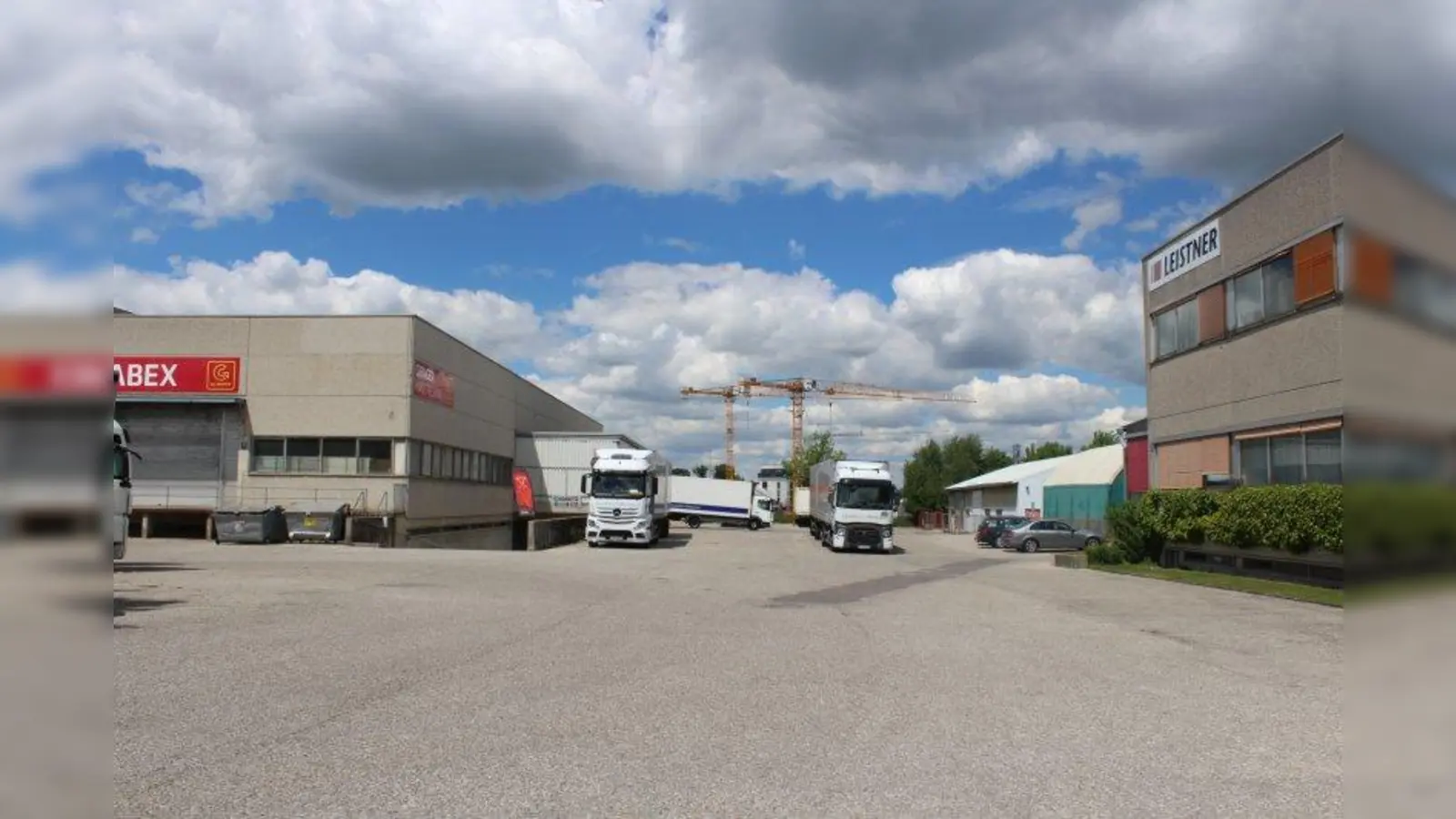 Auf dem Kirschgelände, das aktuell überwiegend als Logistikstandort genutzt wird, soll Wohnbebauung entwickelt werden. (Foto: sb)