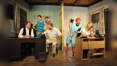 Mauschelei im Rathaus: v.l. Herbert Froschauer, Maria Rinderer, Ralph Koschier, Sonja Bahner und Susanne Hollweg. (Foto: Kurt Bahner)