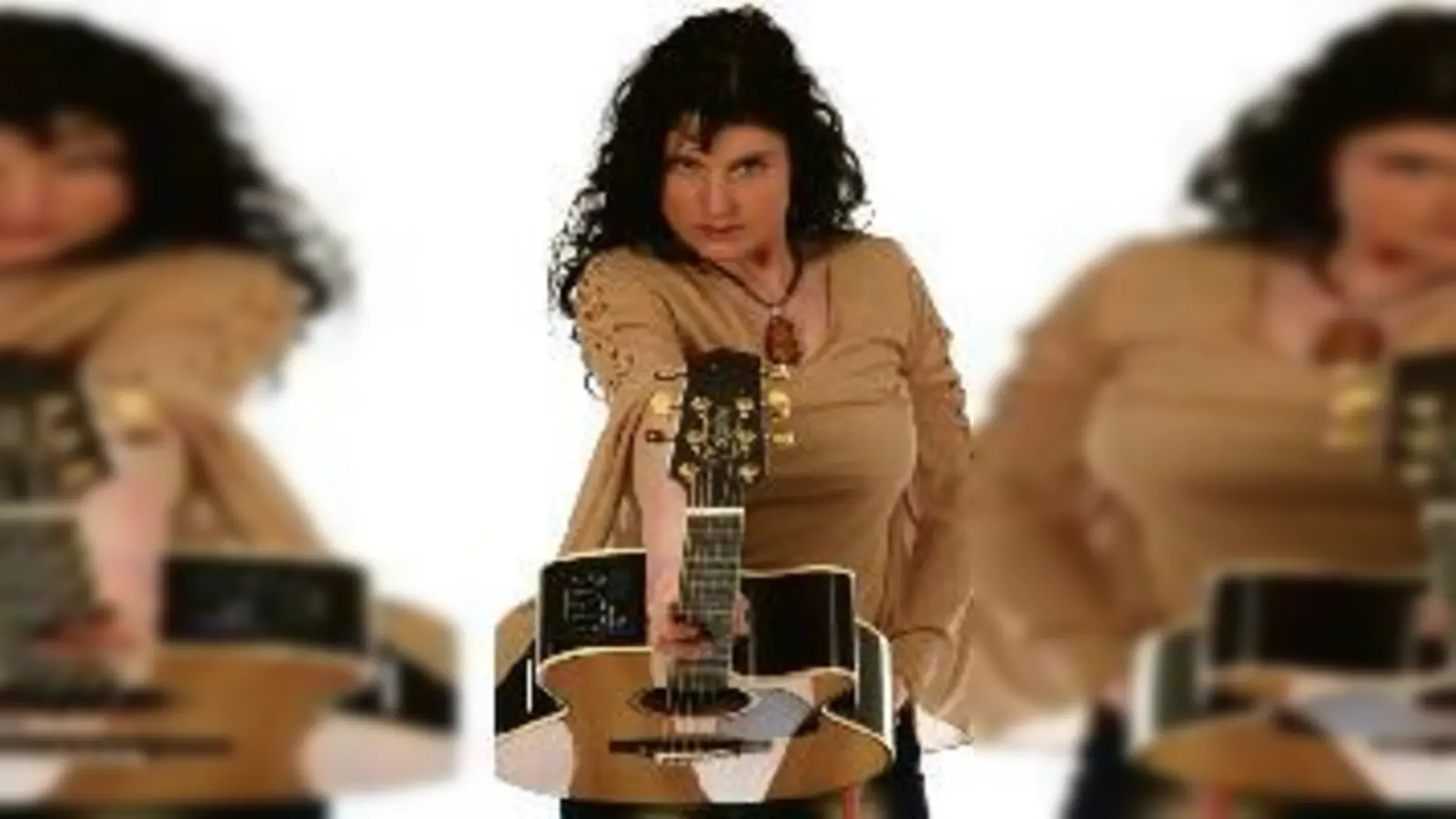 Barbara Clear probt ihren »Zwergenaufstand« in der Münchner  (Parzivâl-Schule.Foto: Privat)