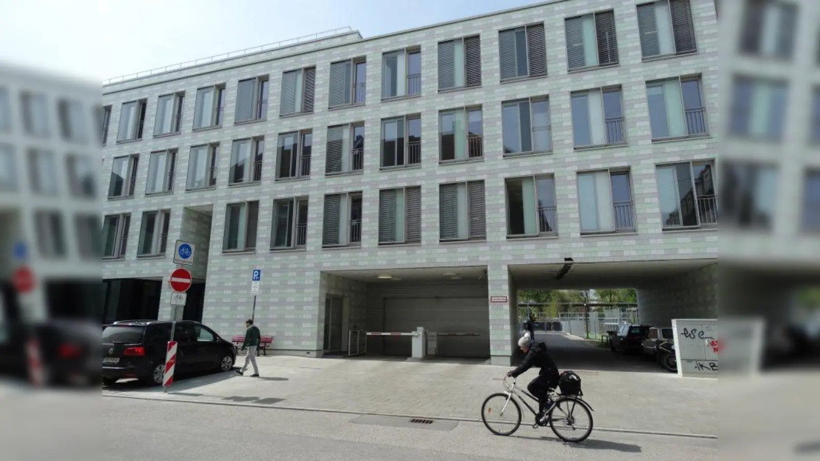 Unter dem Sozialbürgerhaus in der Meindlstraße gibt es eine Tiefgarage. (Foto: job)