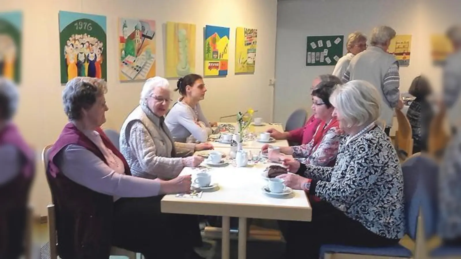 Ein Vollteffer ist das »offene Café« der Nachbarschaftshilfe Garching. Es dürfen aber ruhig noch mehr kommen, es gibt noch Platz.	 (Foto: VA)