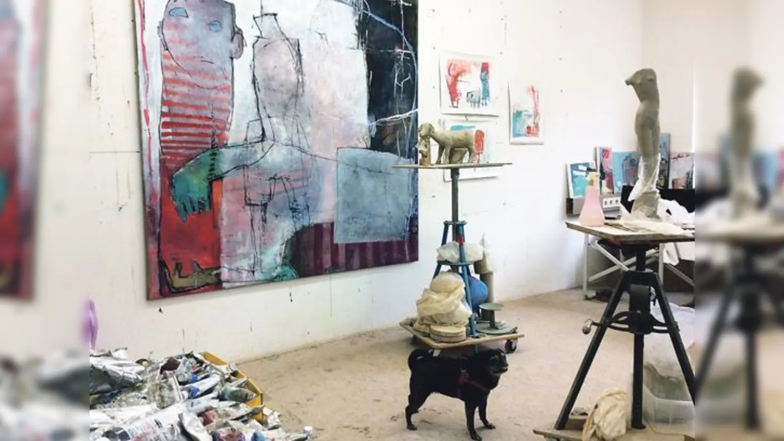 Sigrid Mathews und Friederike Oeser zeigen ihre neuen Werke in ihrem Atelier in Ottobrunn. 	 (Foto: VA)