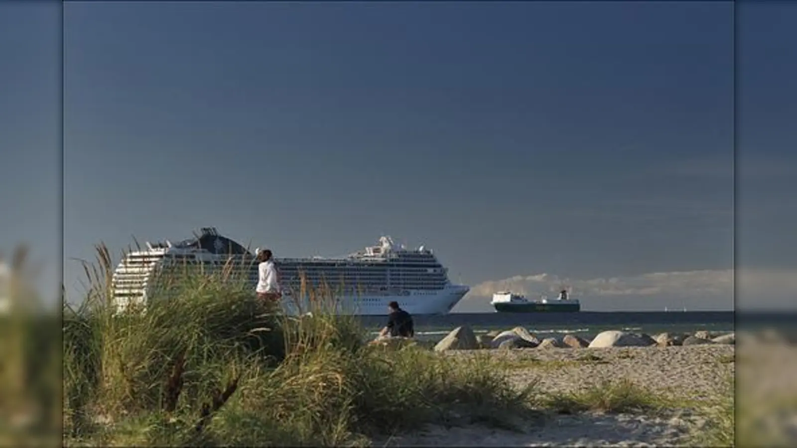 Bildrechte: Flickr https://www.flickr.com/photos/8069051@N06/7794919358/ Begegnung https://www.flickr.com/photos/8069051@N06/ liebeslakritze (CC BY-SA 2.0) https://creativecommons.org/licenses/by-sa/2.0/ Bestimmte Rechte vorbehalten (Foto: liebeslakritze)