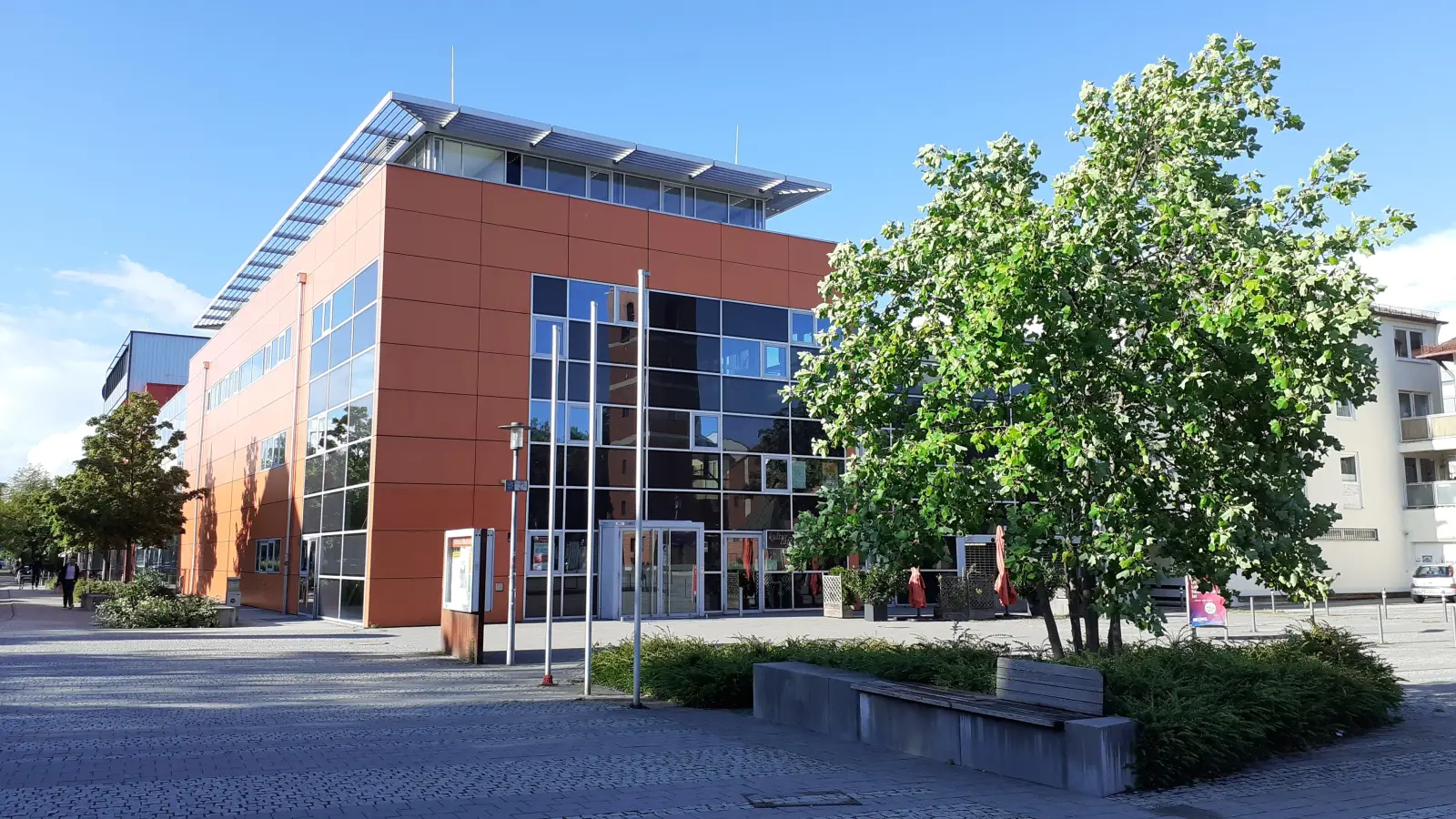 Auf dem Curt-Mezger-Platz findet am Nachmittag ein reichhaltiges Programm für Groß und Klein statt. Am Abend wird im großen Kulturhaus-Saal weitergefeiert. (Foto: mha)