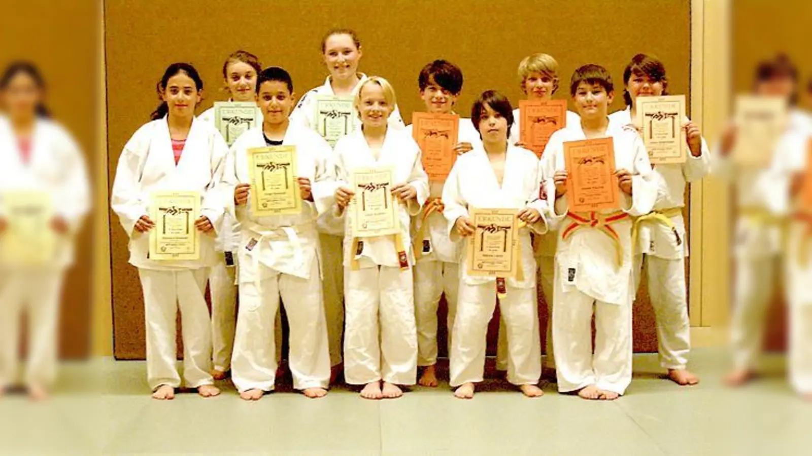 Stolz auf die bestandene Gürtelprüfung waren einige Judoka des SV Lohhof.	 (Foto: VA)