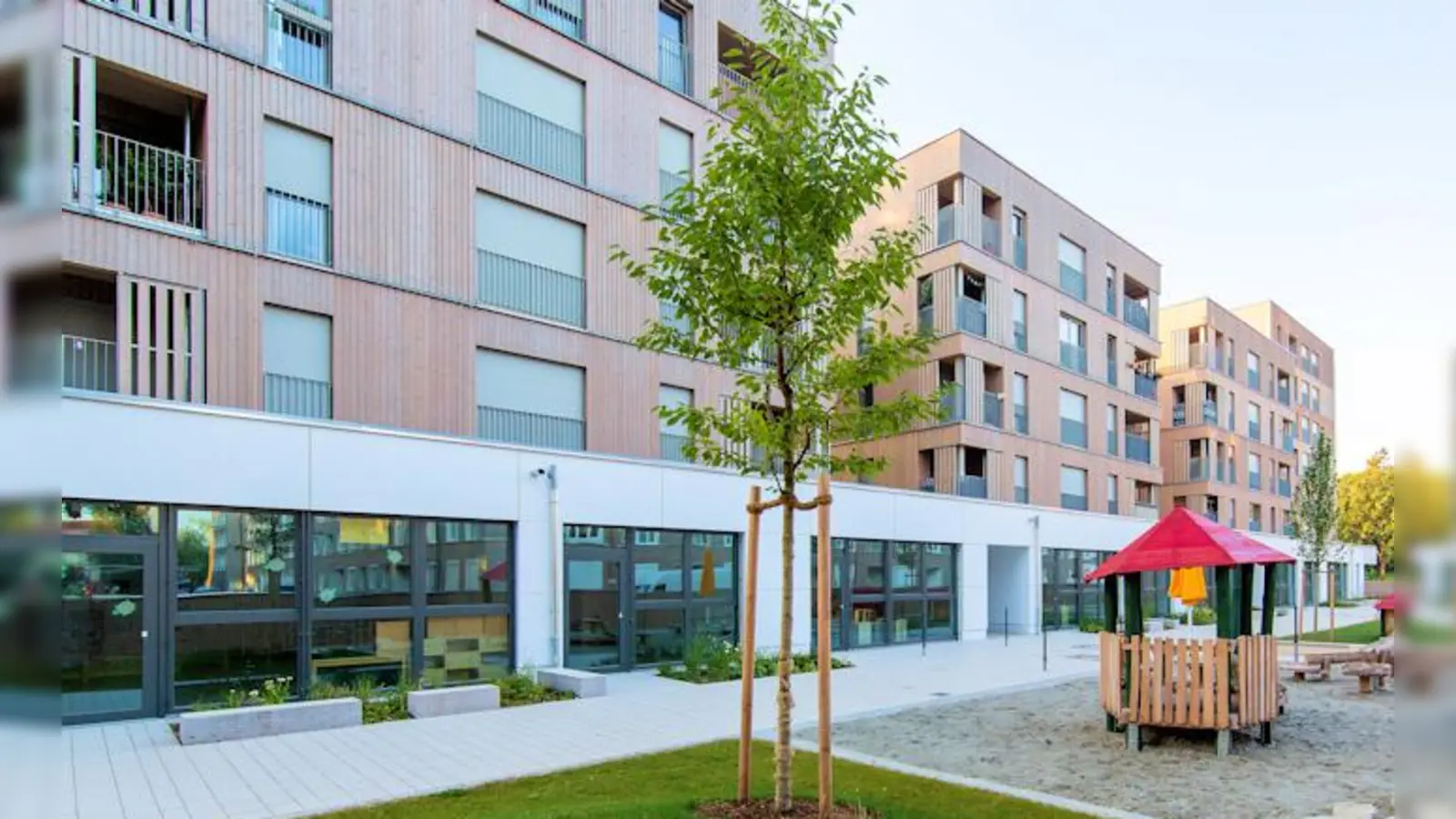 Im Prinz-Eugen-Park befindet sich die größte zusammenhängende Holzbausiedlung Deutschlands. (Foto: NordOstKultur-Verein)