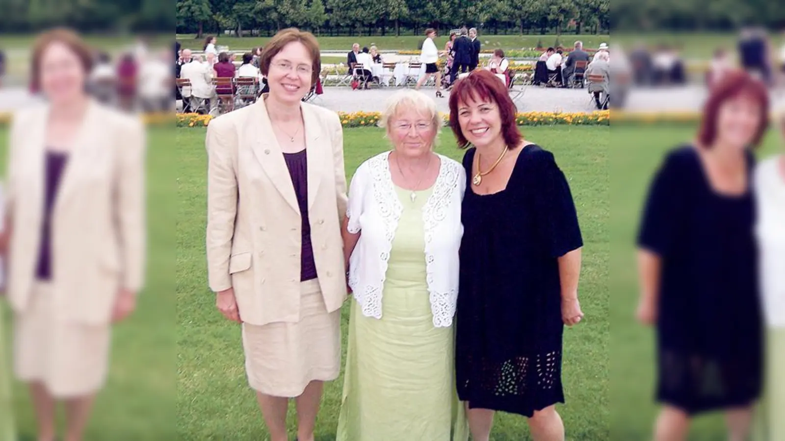 Marlene Straub, begleitet von Annette Bentele, wurde geehrt von Diana Stachowitz (links).  (Foto: VA)