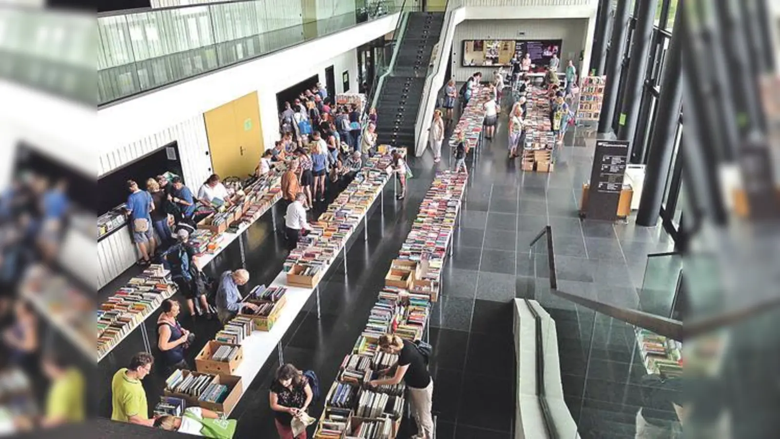 Impression vom Bücherflohmarkt 2016.	 (Foto: Gemeinde)