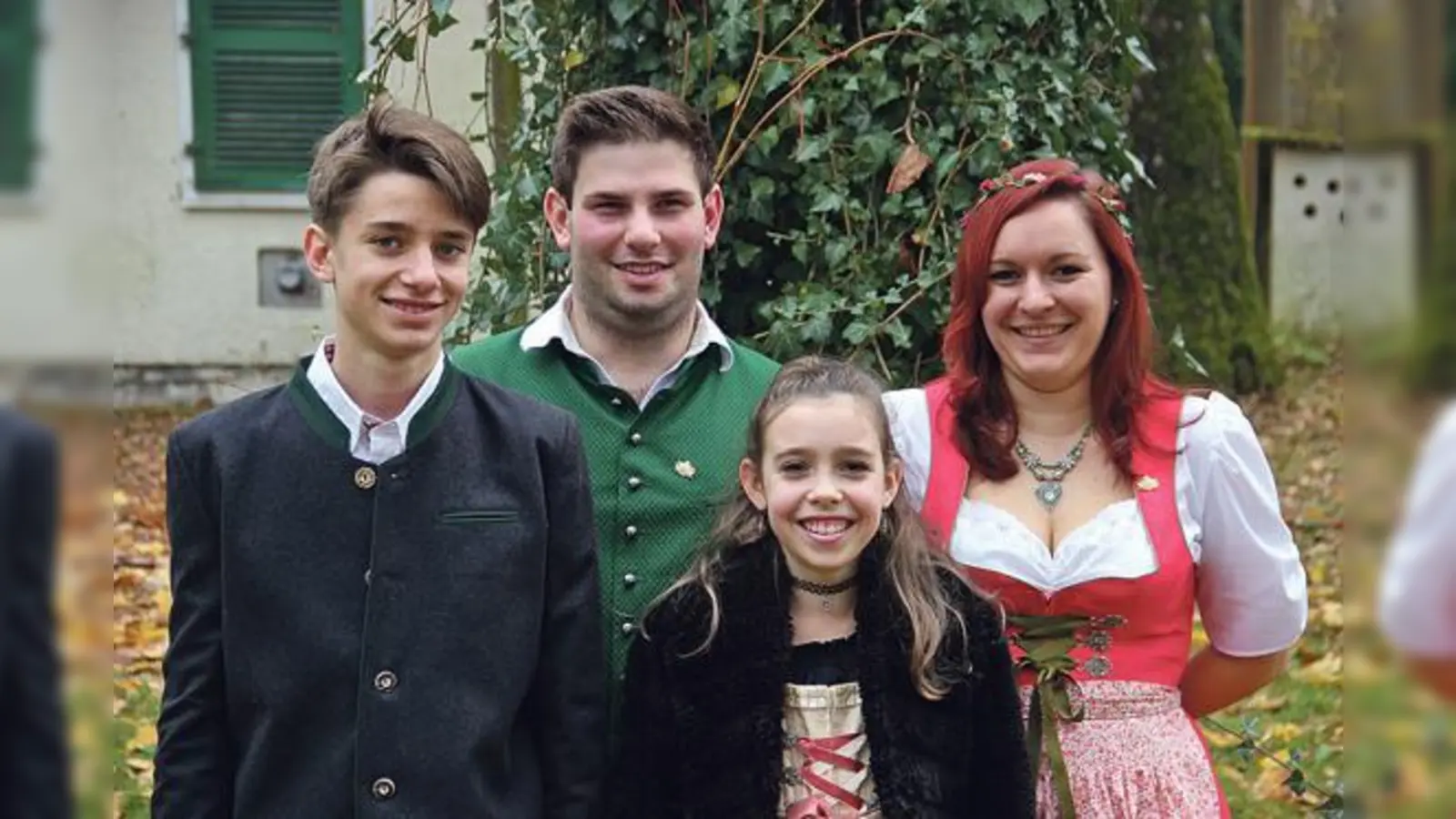 Die Prinzenpaare 2016/2017 der Faschingsgesellschaft Feringa: Das offizielle Kinderprinzenpaar Isabel I. und Tristan I. sowie Prinzessin Veronica I. und Prinz Matthias I.	 (Foto: Faschingsgesellschaft Feringa)