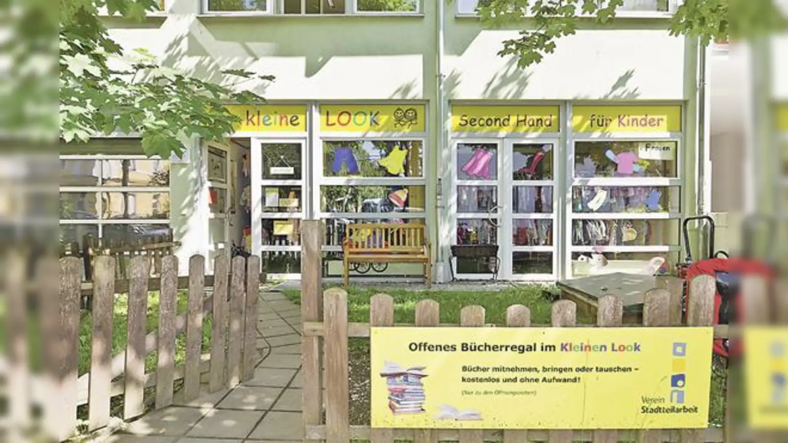 Weit mehr als ein Second-Hand-Laden: »Der kleine Look« bietet nicht nur Kleidung, Spielzeug und Umstandsmode, sondern auch Gemeinschaft.	 (Foto: Verein Stadtteilarbeit)