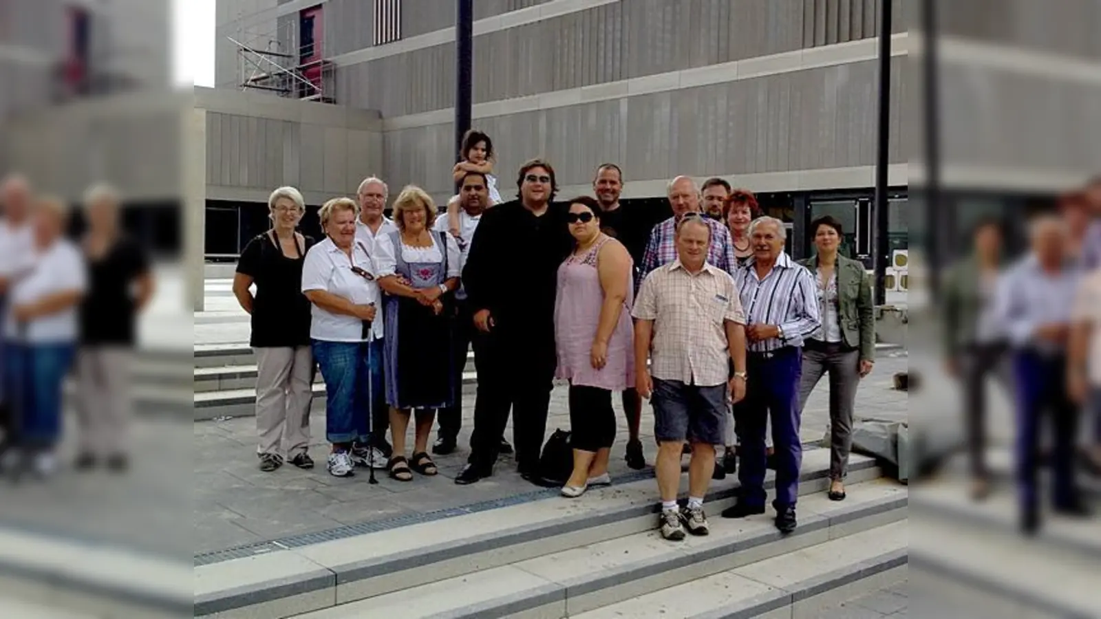 Der Stadtrat und der kommunale Arbeitskreis besichtigten die neue FOS/BOS.	 (Foto: CSU Unterschleißheim)