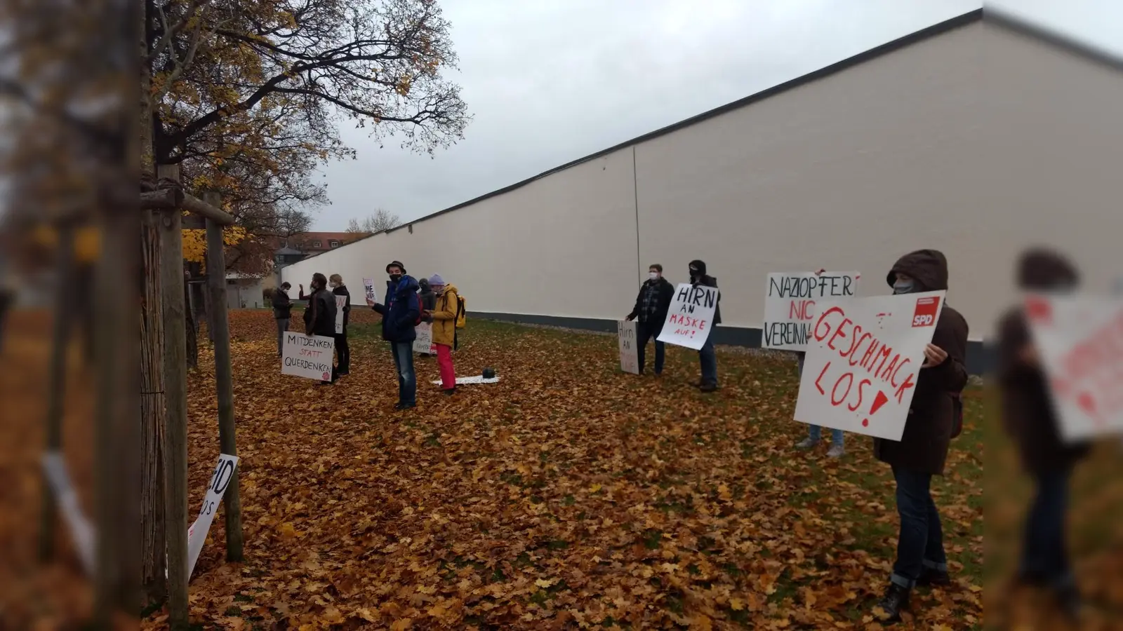 Mitglieder von SPD und Jusos, Bündnis 90/Die Grünen veranstalteten eine Gegendemo zur 089-Querdenkerdemo. (Foto: Privat)