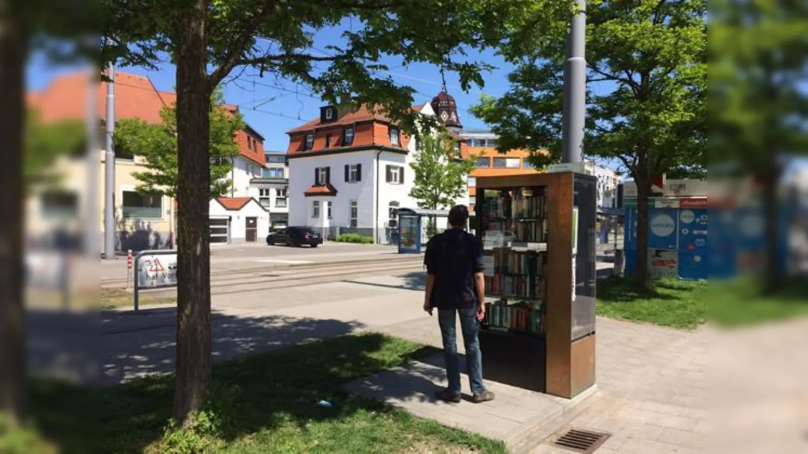 Bücherschränke bestehen aus einem erfolgreichen und kostenlosen Konzept: Buch rein oder Buch raus und alles ist umsonst.  (Foto: dm)