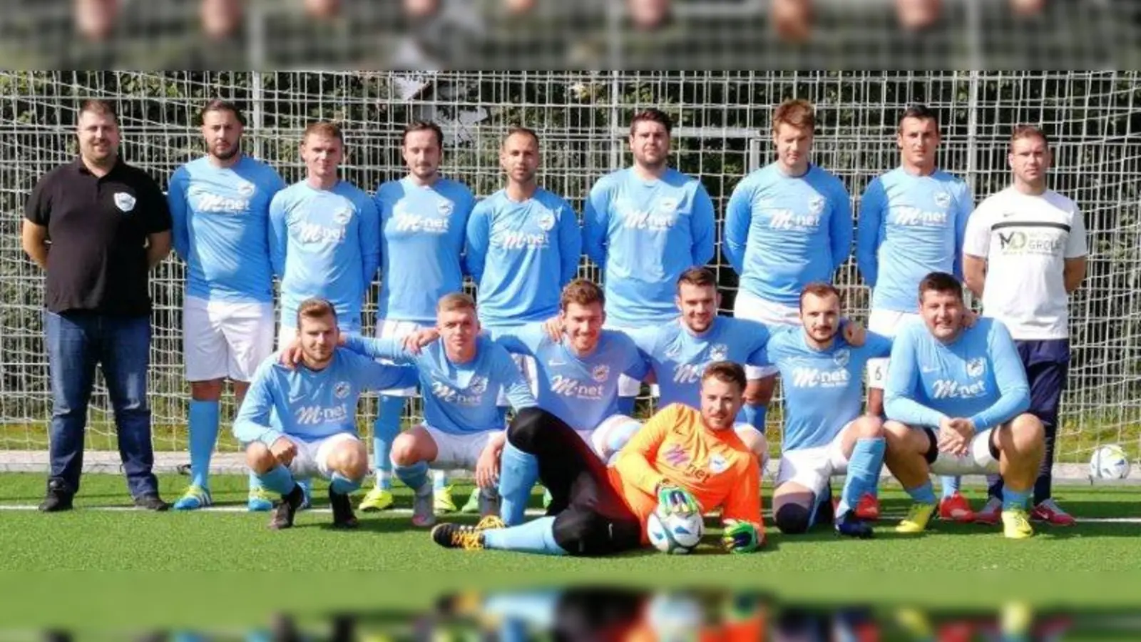 Bei den Münchner Kickers 2015 e.V. freut man sich über einen kompletten Satz neuer Trikots - gespendet von M-net. (Foto: Münchner Kickers)