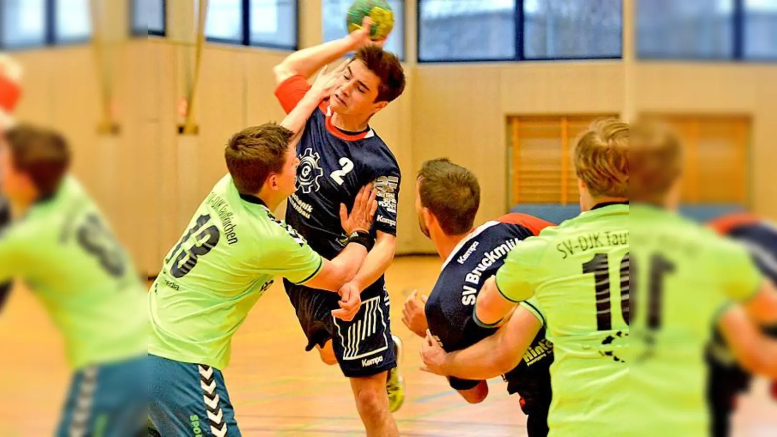 Die Taufkirchner Handball-Herren haben nach einem Offensivspektakel gegen Bruckmühl den Einzug ins Final4 geschafft. 	 (Foto: VA)