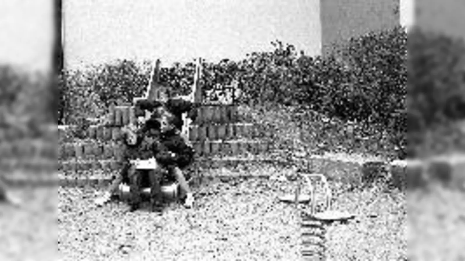 Die Rutsche scheint gut abzuschneiden bei den kritischen Prüfern, die für den Kinderstadtplan in Berg am Laim unterwegs waren.	 (Foto: Privat)