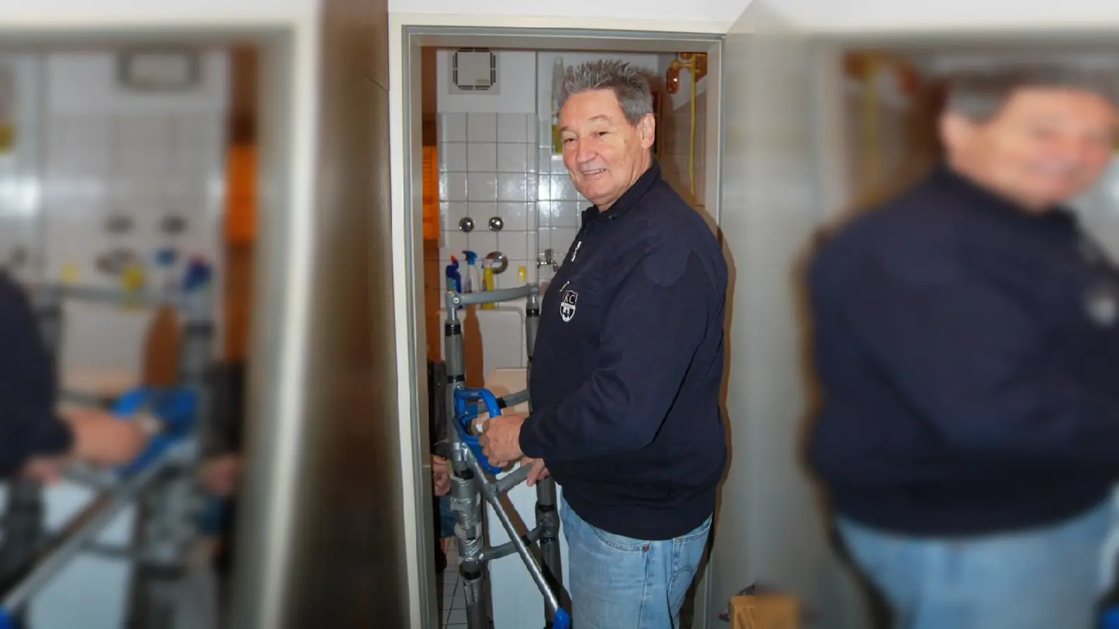 Johann Lades (Sendlinger Elektro Shop) liefert die neuen Geräte und nimmt die alten gleich mit.	 (Foto: Katja Kirste)