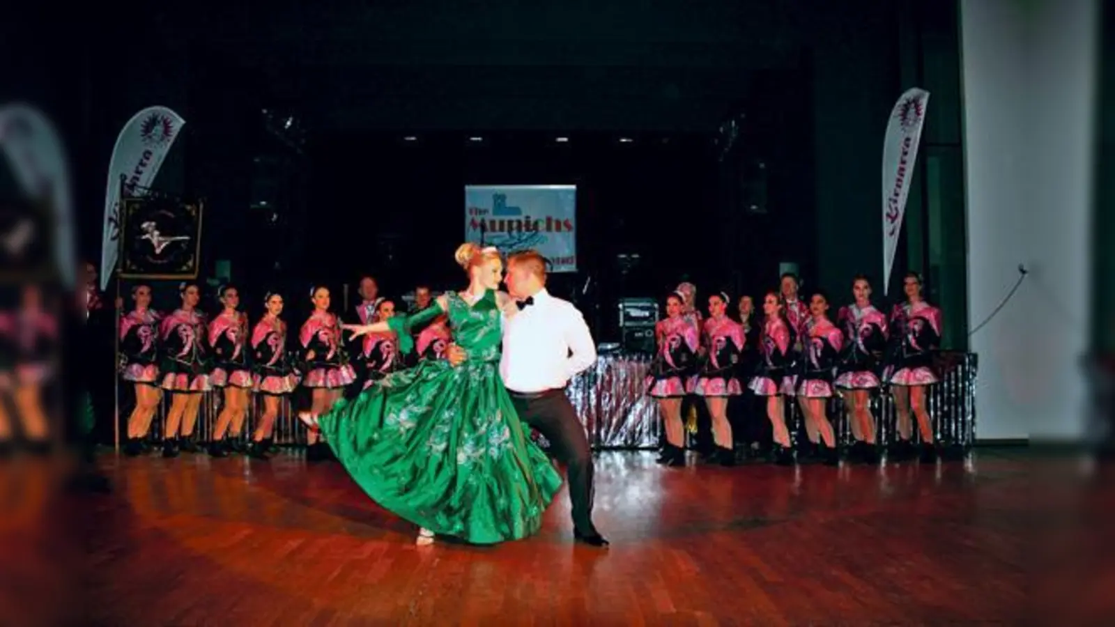 Die Garde der »Kirnarra« mit dem Prinzenpaar Melanie IV. &amp; Nico I. tritt in den kommenden Wochen an mehreren Orten im östlichen Landkreis München auf.	 (Foto: Kirnarra)