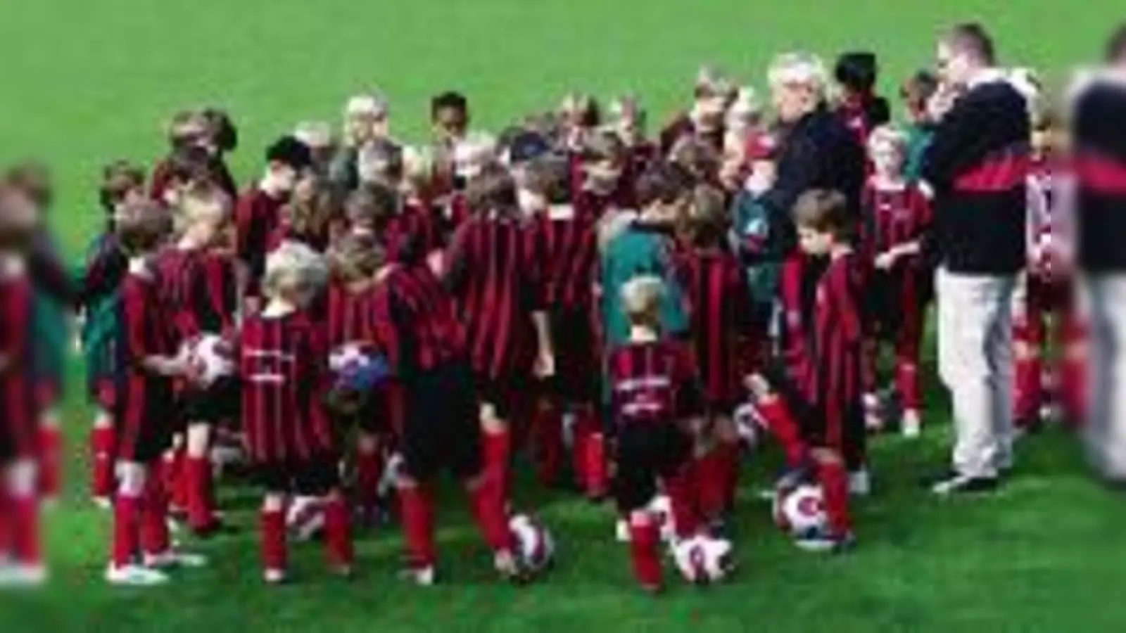Schusstraining, Flankenschlagen und Grätschen: Auch dieses Jahr war das Junior-Camp des SV Dornach wieder ein voller Erfolg.	  (Foto: Verein)