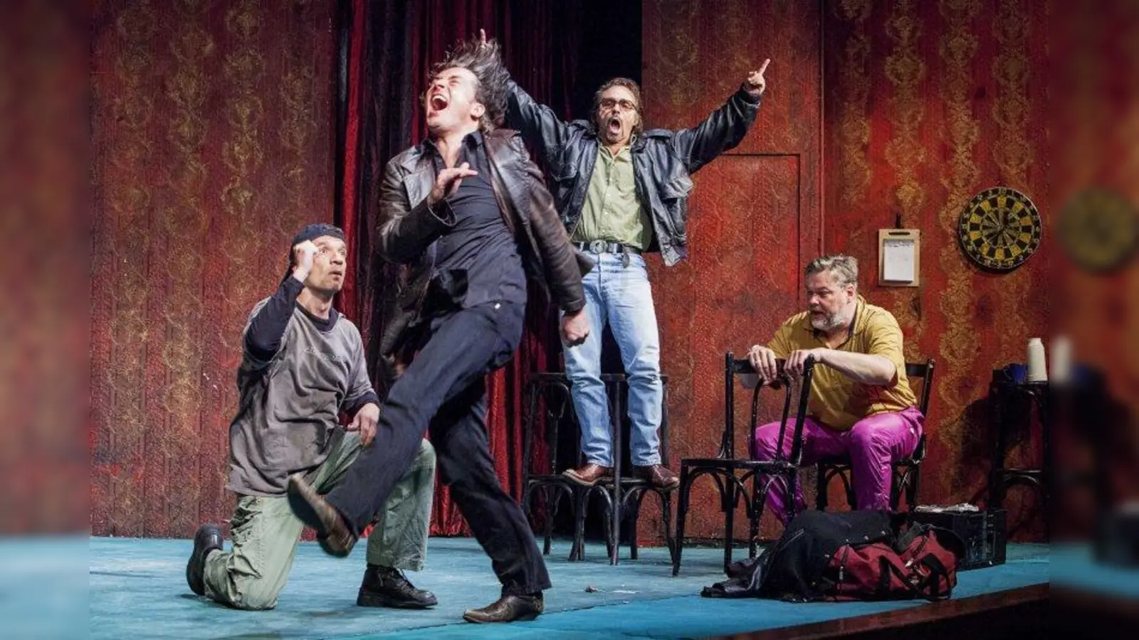 Kein Talent, kein Antrieb, keine Arbeit: Da kommt den sechs Freunden eine aufregende Geschäftsidee... (Foto: Loredana La Rocca)