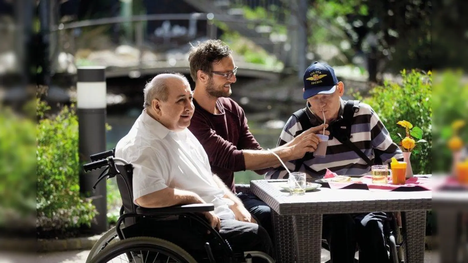 Ein selbstbestimmtes Leben führen und seine Fähigkeiten weiterentwickeln - dabei unterstützt ein Heilerziehungspfleger beispielsweise Menschen mit Beeinträchtigungen. (Foto: ICP)