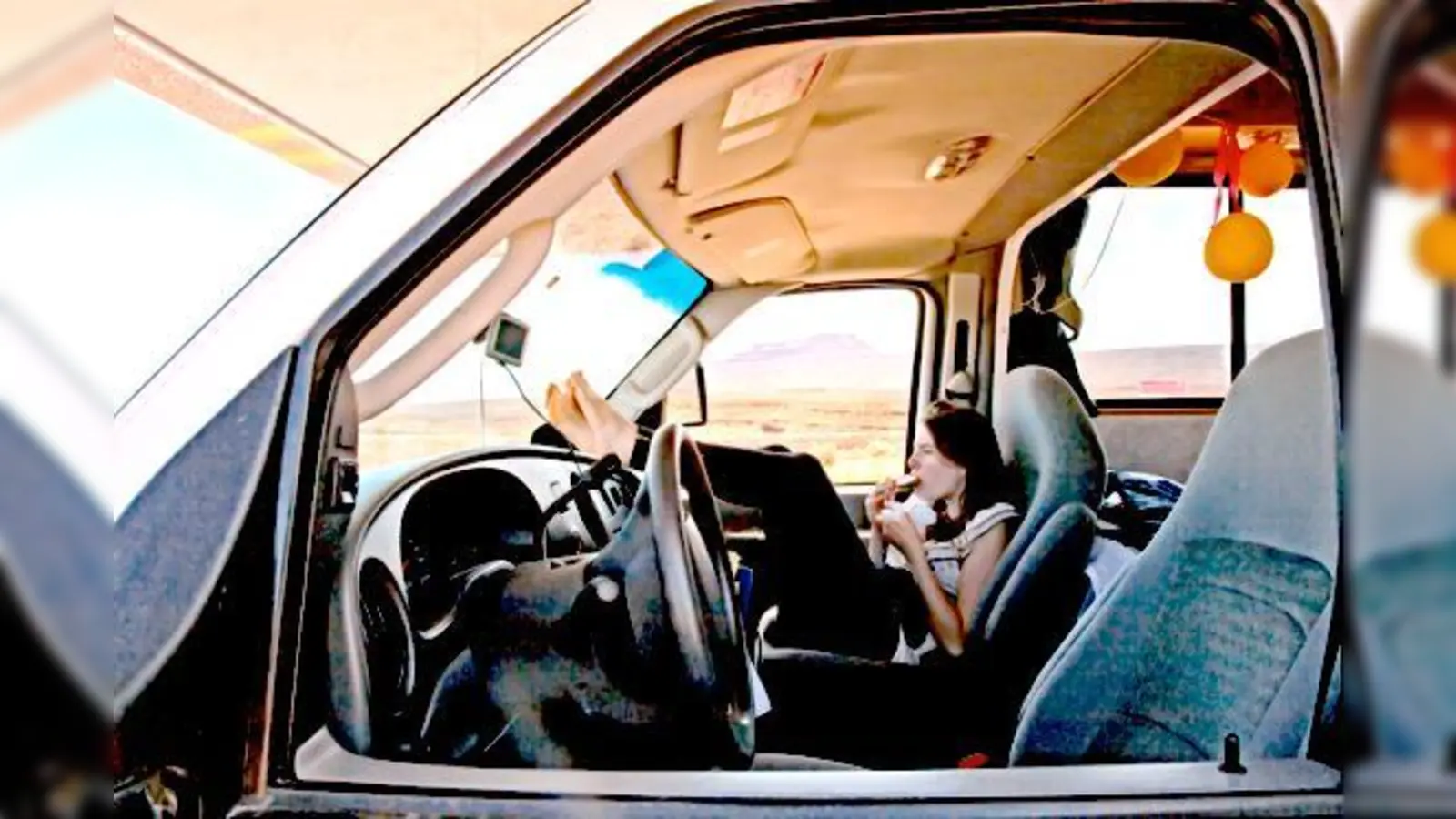 Das ist Münchens schönstes Camping-Foto: Sarah Hofmair on the road in den USA. Ihre Mutter Claudia schickte das Bild ein.   (Foto: Privat)