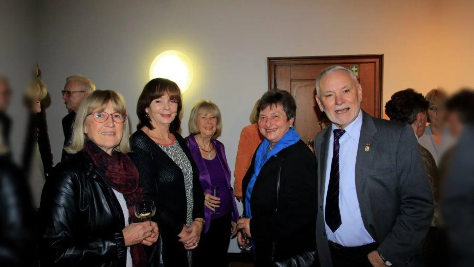 Geselliger Abend mit vielen Gesprächen und ausgezeichnetem Essen: Marianne Eichhorn, Maria und Helga Kopfmiller sowie Katharina und WIlly Fries (v.l.). (Foto: us)