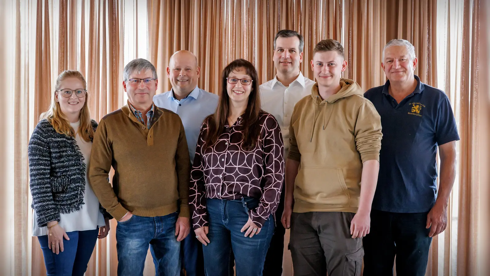 Gemeinsam erfolgreich: Die HEINZ Gruppe ehrte langjährige und erfolgreich ausgebildete Mitarbeiter (v.l.): Gloria Heinz, Johann Schmid, Otto Heinz, Birgit Forster, Josef Heinz, Florian Briglmeier, Ernst Möwes. (Foto: HEINZ)