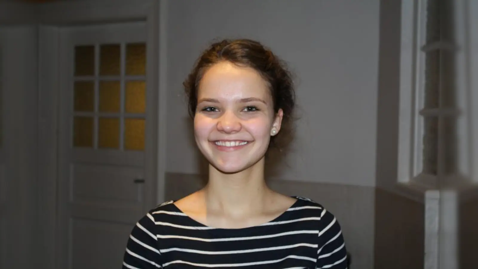 „An Silvester bin ich nicht hier im Löhe-Haus, denn ich fahre nach Hause. Ich komme aus Oldenburg und bin für mein Freiwilliges Soziales Jahr in München. Zu Hause feiere ich mit drei meiner Freundinnen, die ich ja auch seit einem guten halben Jahr nicht mehr gesehen habe. Es gibt sicherlich viel zu erzählen. Wir treffen uns erst zu Hause und werden dann irgendwann am Abend weiterziehen – ob vor oder nach dem Jahreswechsel, weiß ich jetzt noch nicht. Im neuen Jahr muss ich mich entscheiden, was ich studieren möchte. Ich wünsche mir, dass ich da die richtige Entscheidung treffe.“ (Foto: sb)