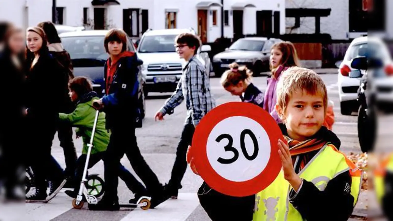 Verkehrsinitiative Ramersdorf-Ost sammelte 2000 Unterschriften für Tempo 30 in Berger-Kreuz- und Hofangerstraße.	 (Foto: Privat)