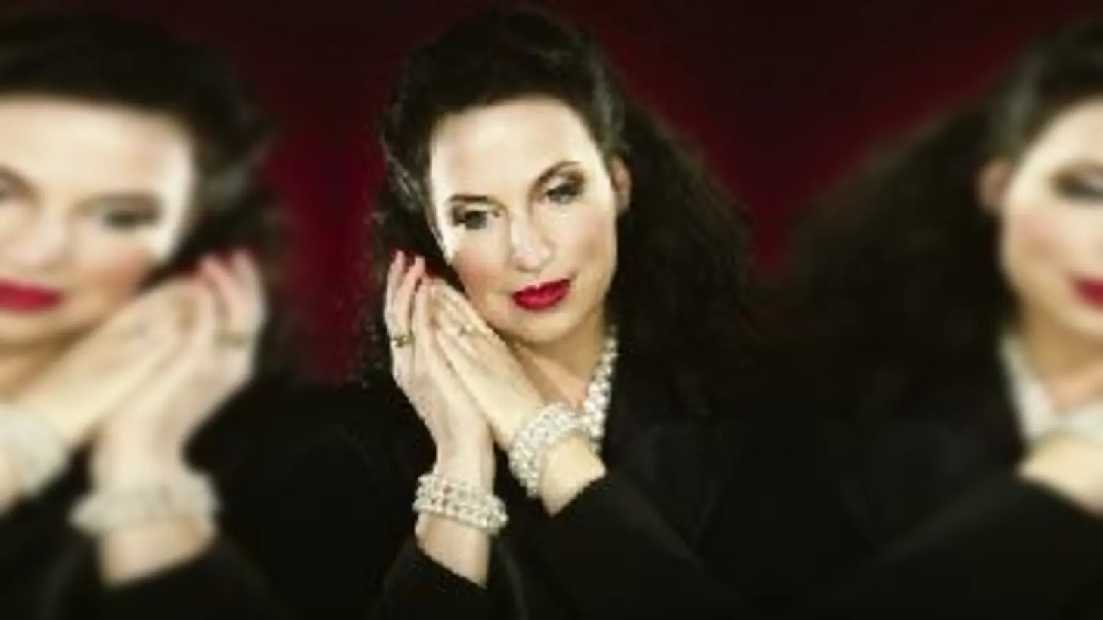 »Mit Herz und Seele«: Sängerin Helen Jordan präsentiert einen Chansonabend zum 100. Geburtstag von Zarah Leander.	  (Foto: VA)