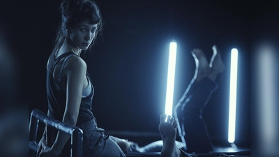 "everything blue" ist eine gemeinschaftliche Performance, die von zwei Perspektiven bestimmt wird. (Foto: Ray Demski)