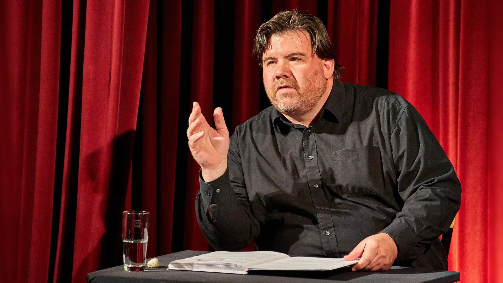 Klaus Wittman liest „Astutuli” und „Die Bernauerin”. (Foto: Wittmann)