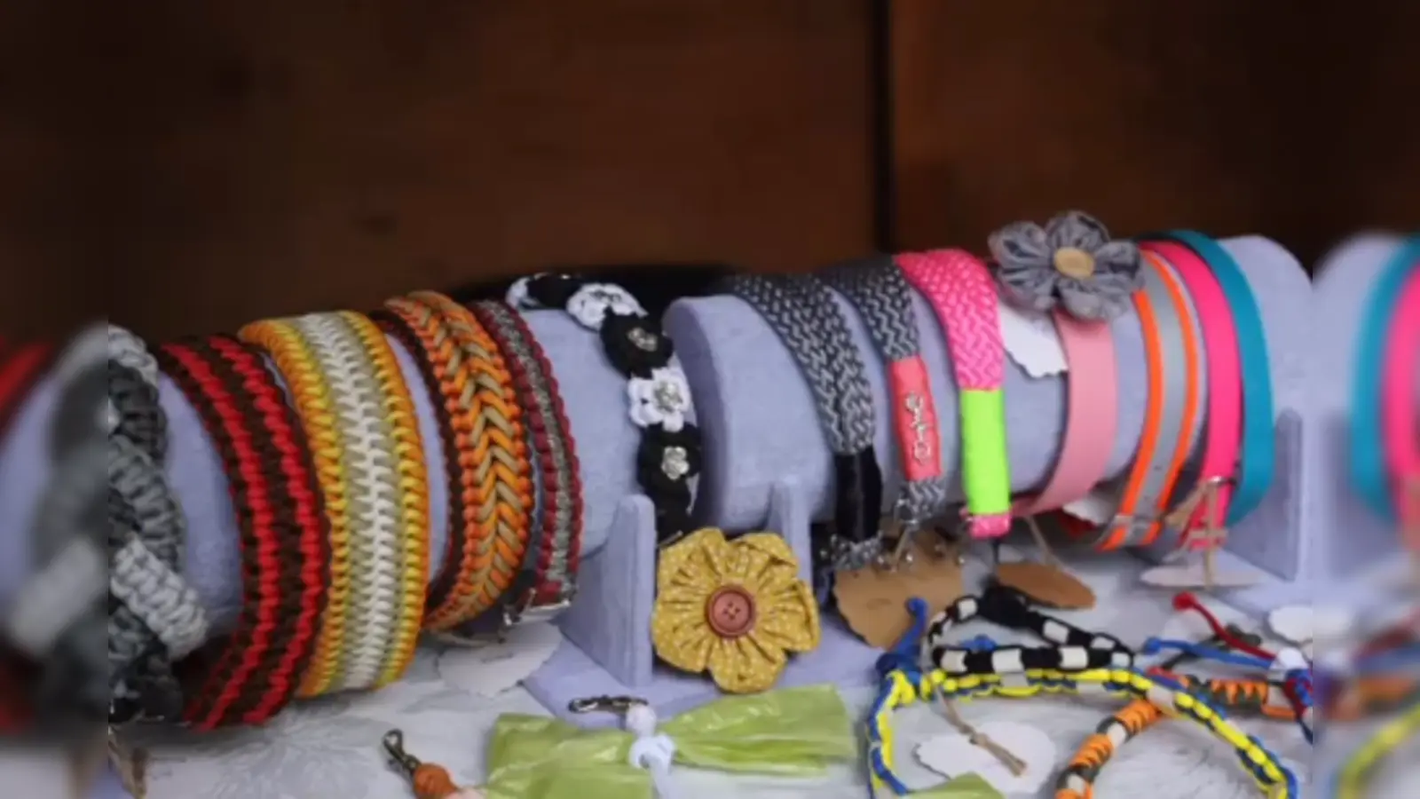 Beim Herbstmarkt der Frauen-Union in Brunnthal präsentieren Hobbykünstler ihre Waren. (Foto: FU )