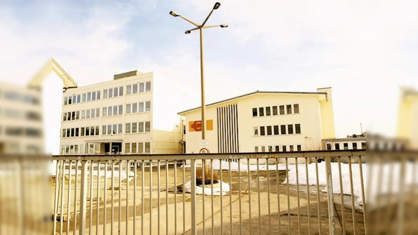 Ein Geschäfts- und Bürogebäude sowie ein Lebensmittelfachmarkt sollen hier im nördlichen Teil des ehemaligen »Ruf-Geländes« entstehen.   (Foto: esm)